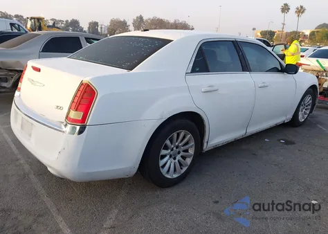 2012 Chrysler 300 из США, поврежденный, VIN 2C3CCAAG2CH261530